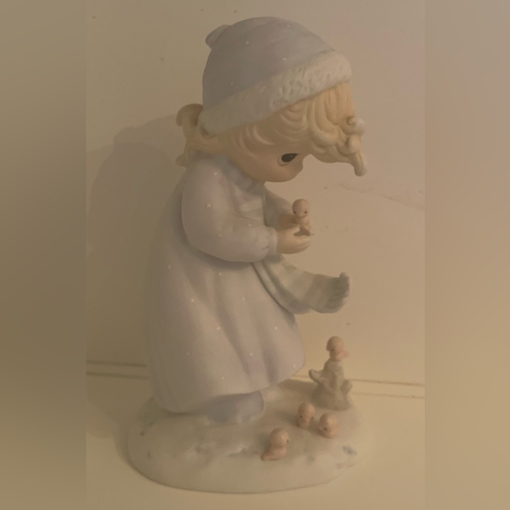 Precious Moments Winters Song
1984 Enesco - Picture 3 of 7